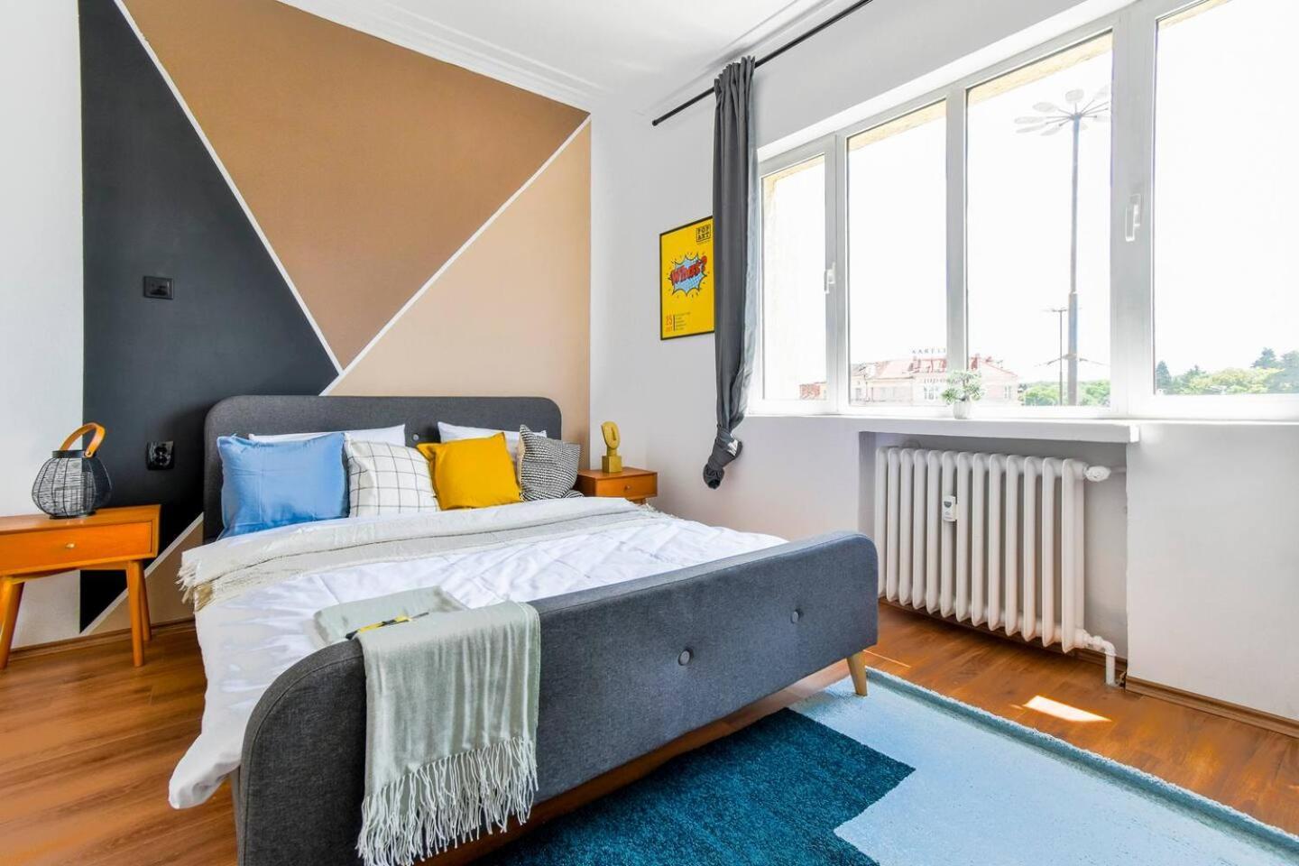 Super Fresh! 3Bdr Apartment In Sofia Center'S Artistic Area Exteriér fotografie
