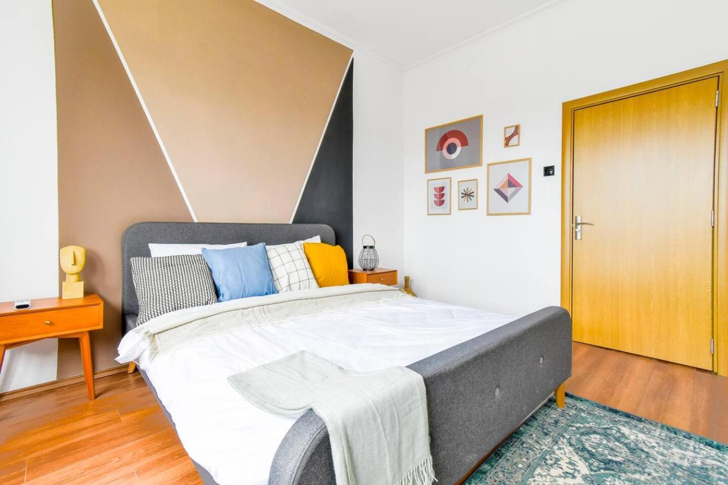 Super Fresh! 3Bdr Apartment In Sofia Center'S Artistic Area Exteriér fotografie