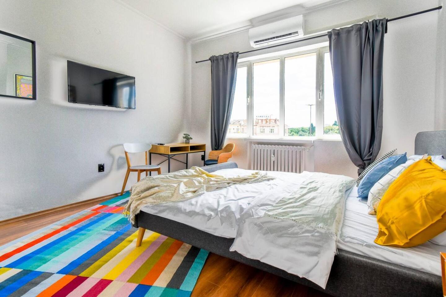 Super Fresh! 3Bdr Apartment In Sofia Center'S Artistic Area Exteriér fotografie