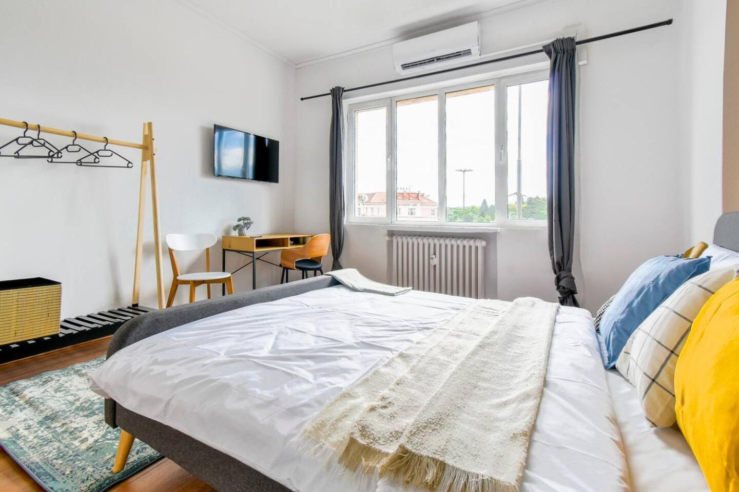 Super Fresh! 3Bdr Apartment In Sofia Center'S Artistic Area Exteriér fotografie