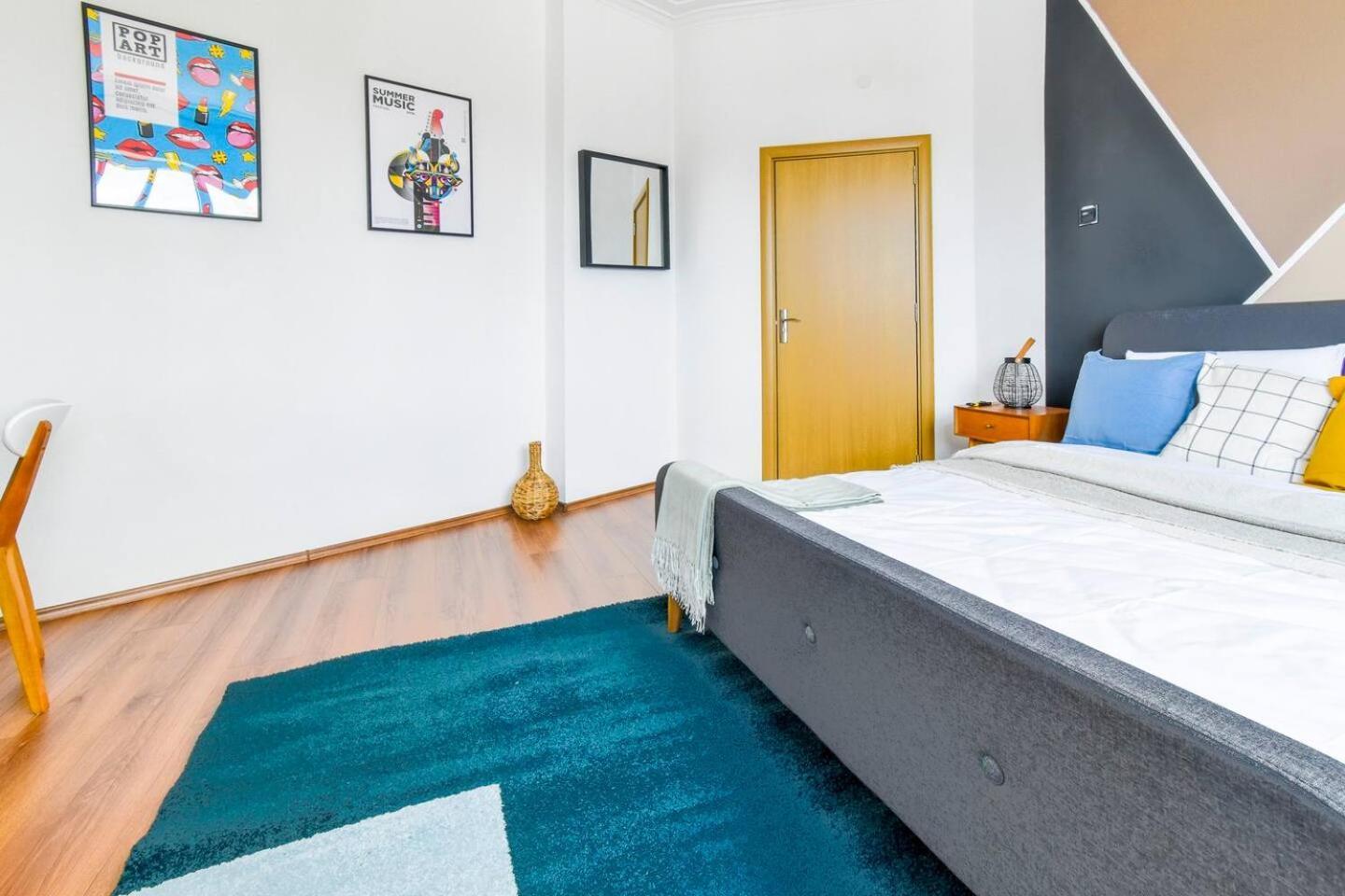 Super Fresh! 3Bdr Apartment In Sofia Center'S Artistic Area Exteriér fotografie