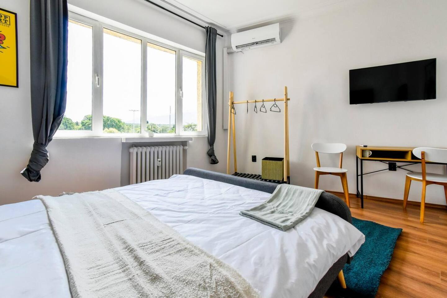 Super Fresh! 3Bdr Apartment In Sofia Center'S Artistic Area Exteriér fotografie